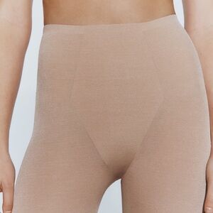 Sculpting shorts. Size L. Brand: Zara